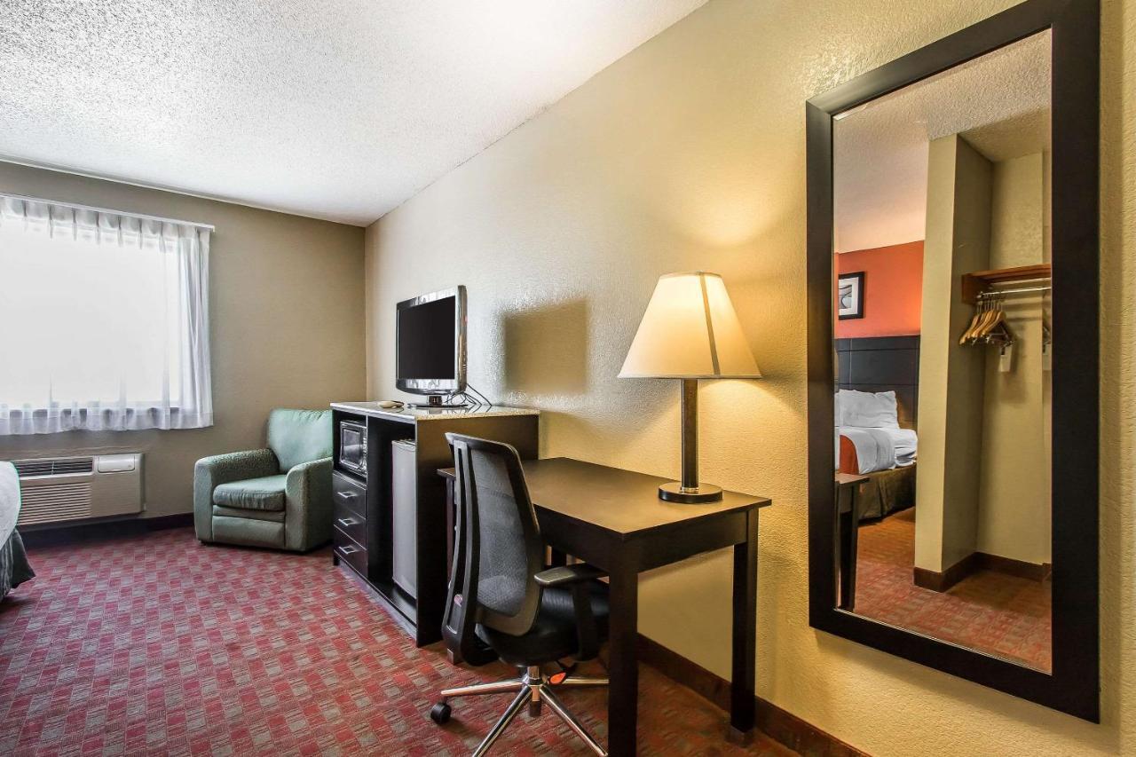 Quality Inn&Suites La Vergne Esterno foto