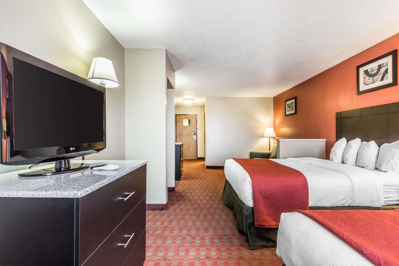 Quality Inn&Suites La Vergne Esterno foto