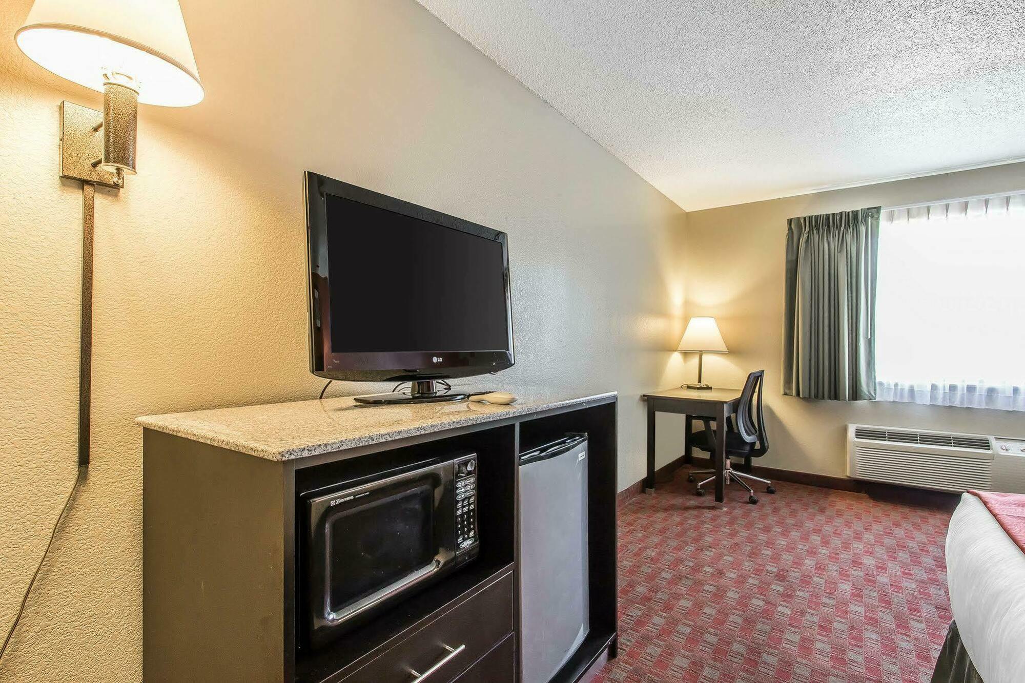 Quality Inn&Suites La Vergne Esterno foto