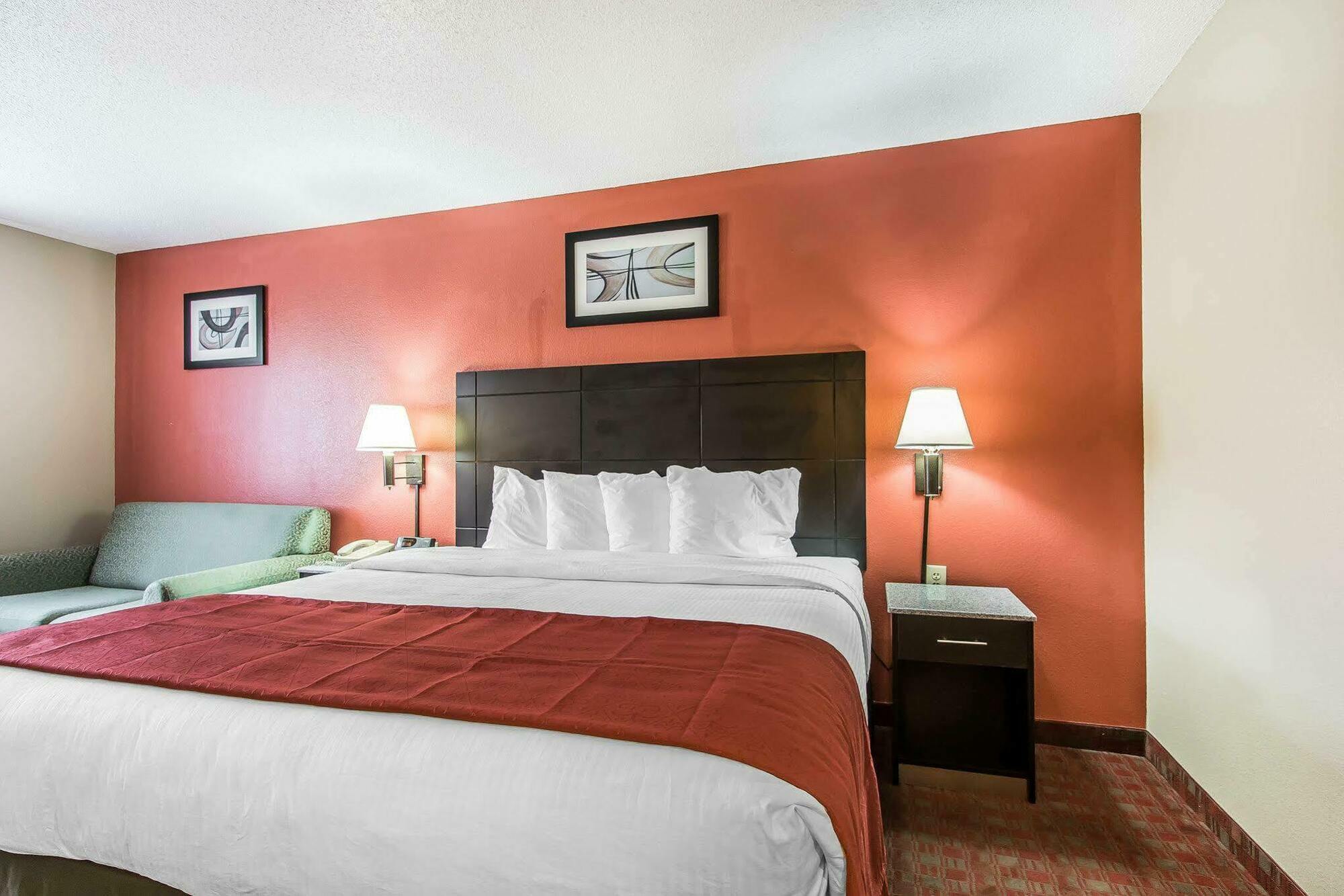 Quality Inn&Suites La Vergne Esterno foto