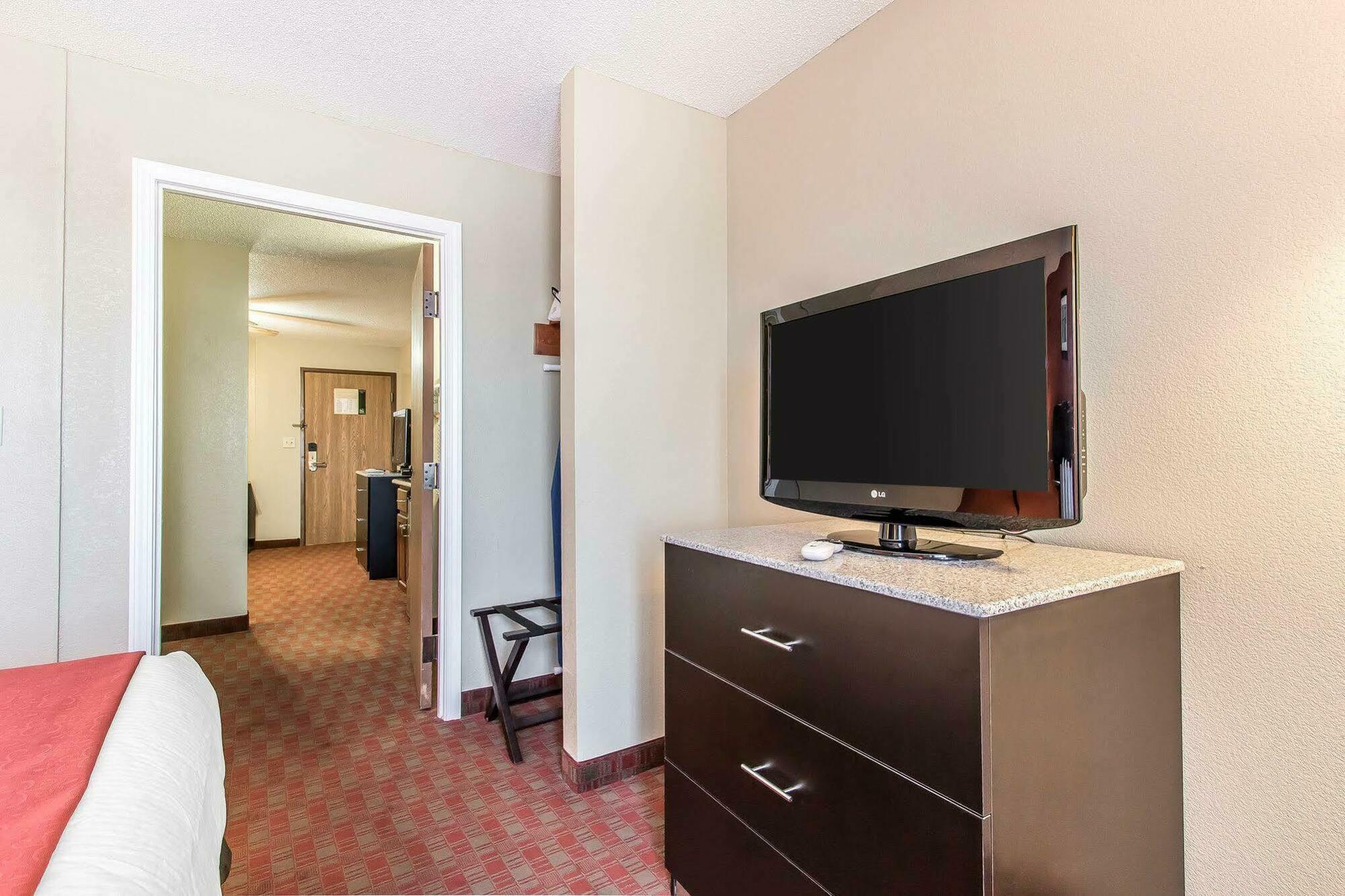 Quality Inn&Suites La Vergne Esterno foto